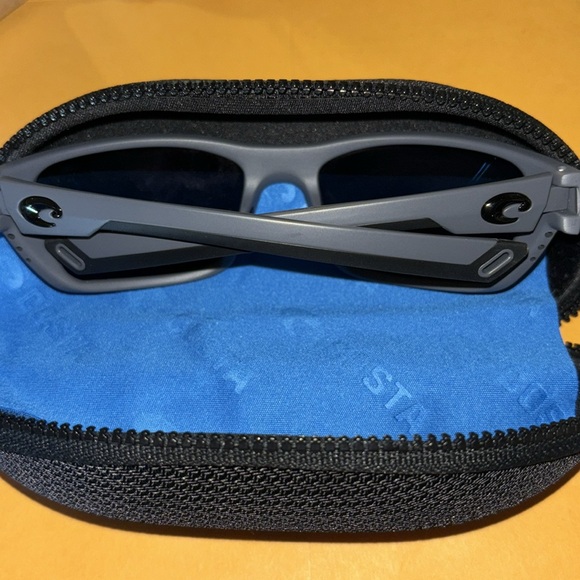 Mens Costa Del Mar sunglasses - Picture 2 of 5